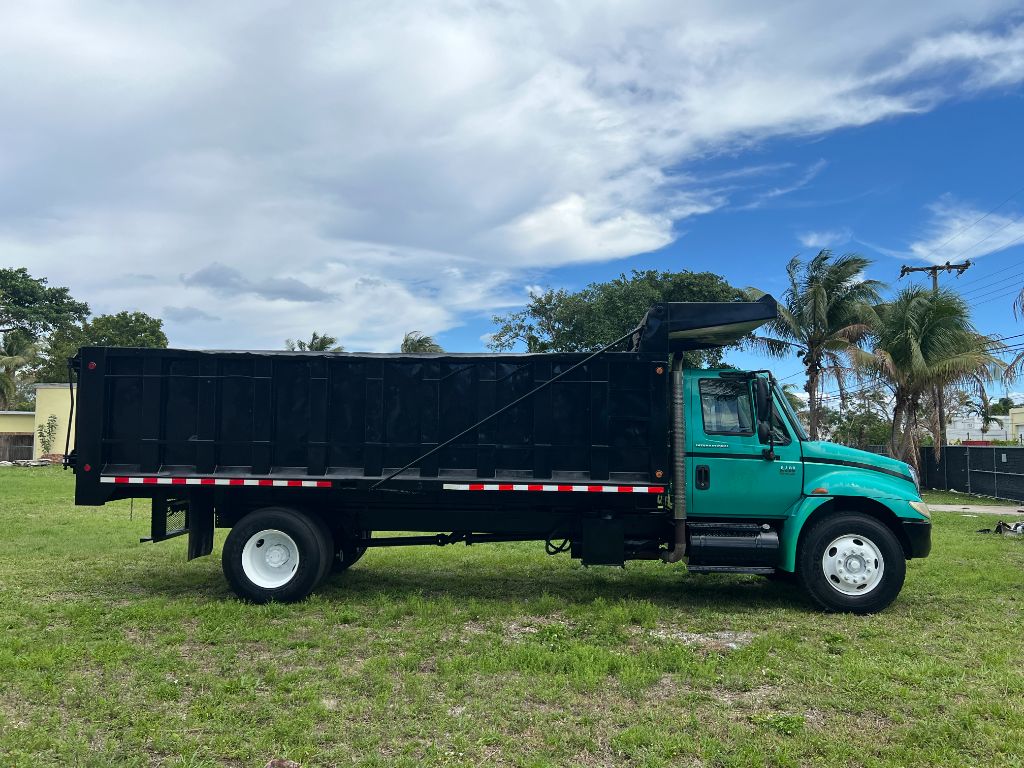 2005 International 4300 - $24,850