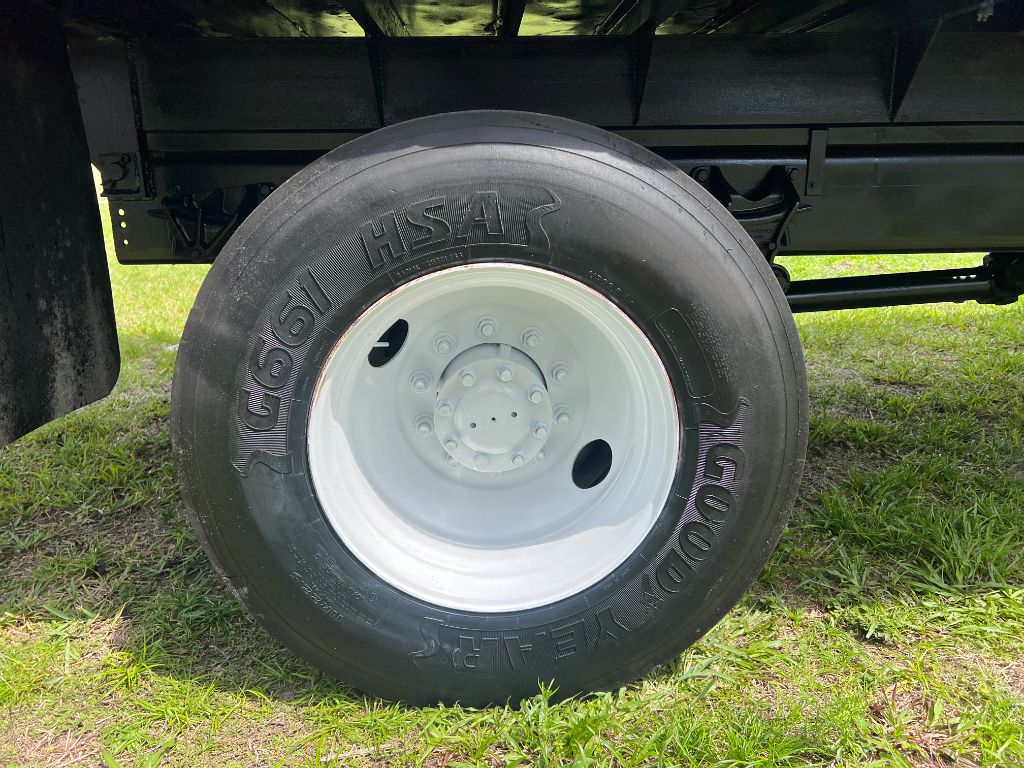 2005 International 4300 - $24,850