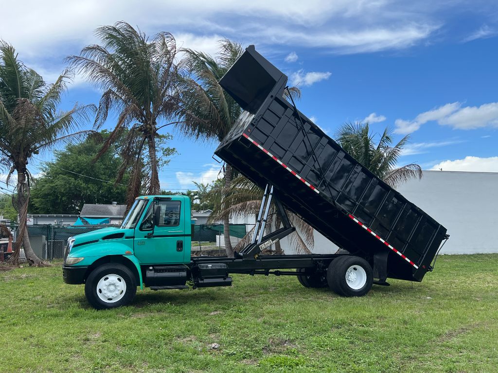 2005 International 4300 - $24,850