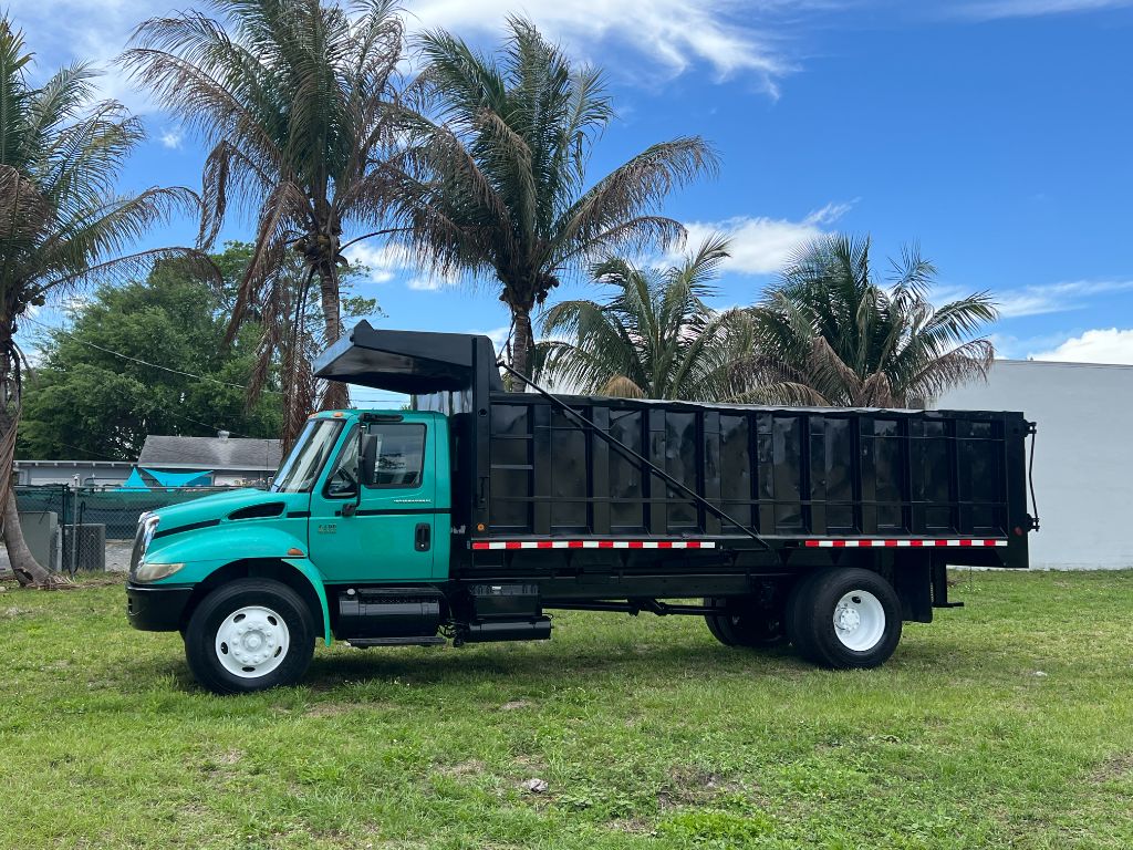 2005 International 4300 - $24,850
