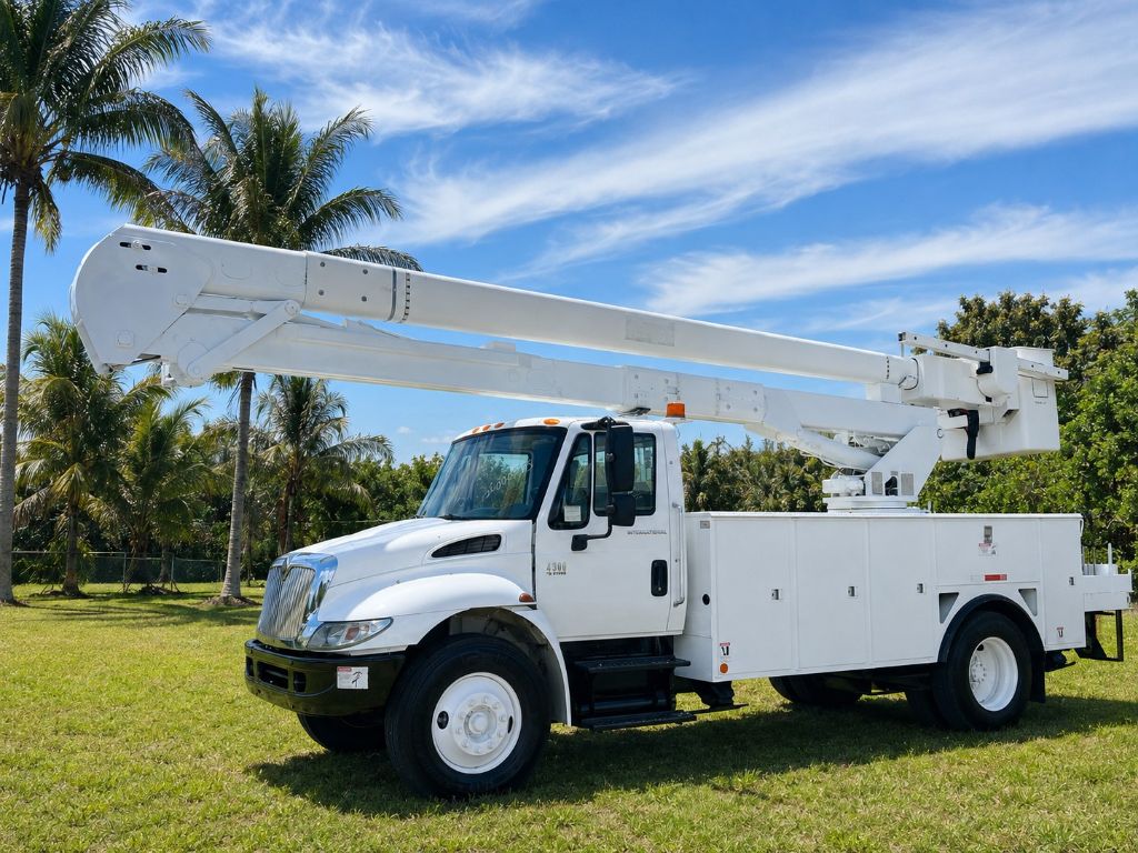 2005 International 4300 - $39,950