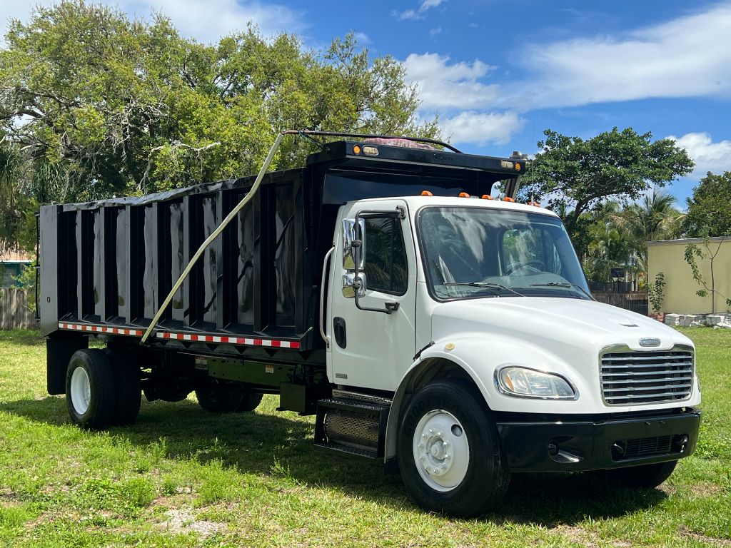 2011 Freightliner M2 - $44,950