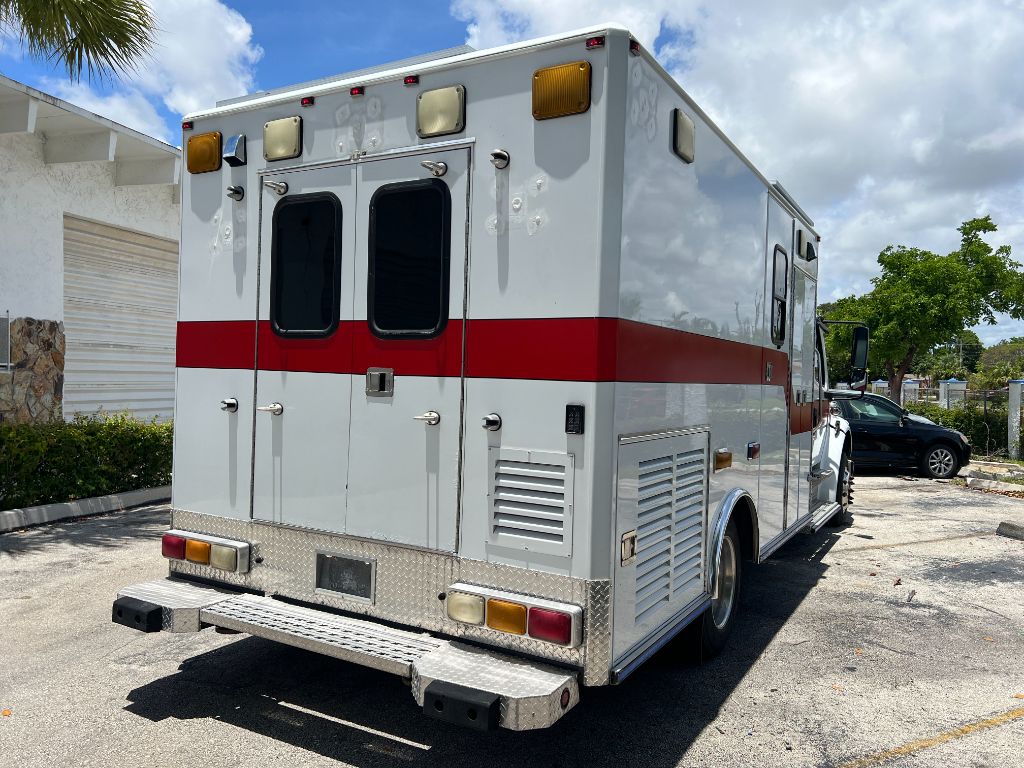 2005 Freightliner M2 - $14,850