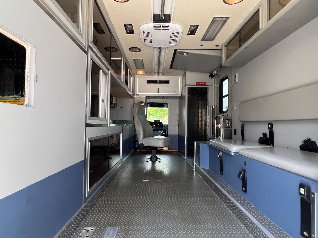2005 Freightliner M2 - $14,850