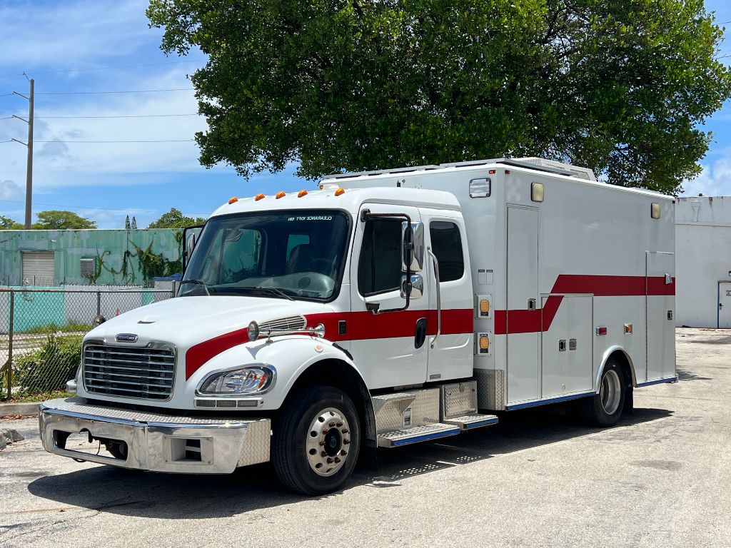 2005 Freightliner M2 - $14,850