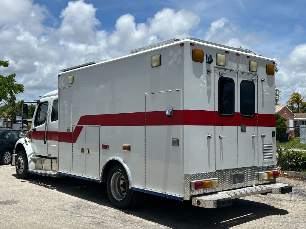 2005 Freightliner M2 - $14,850