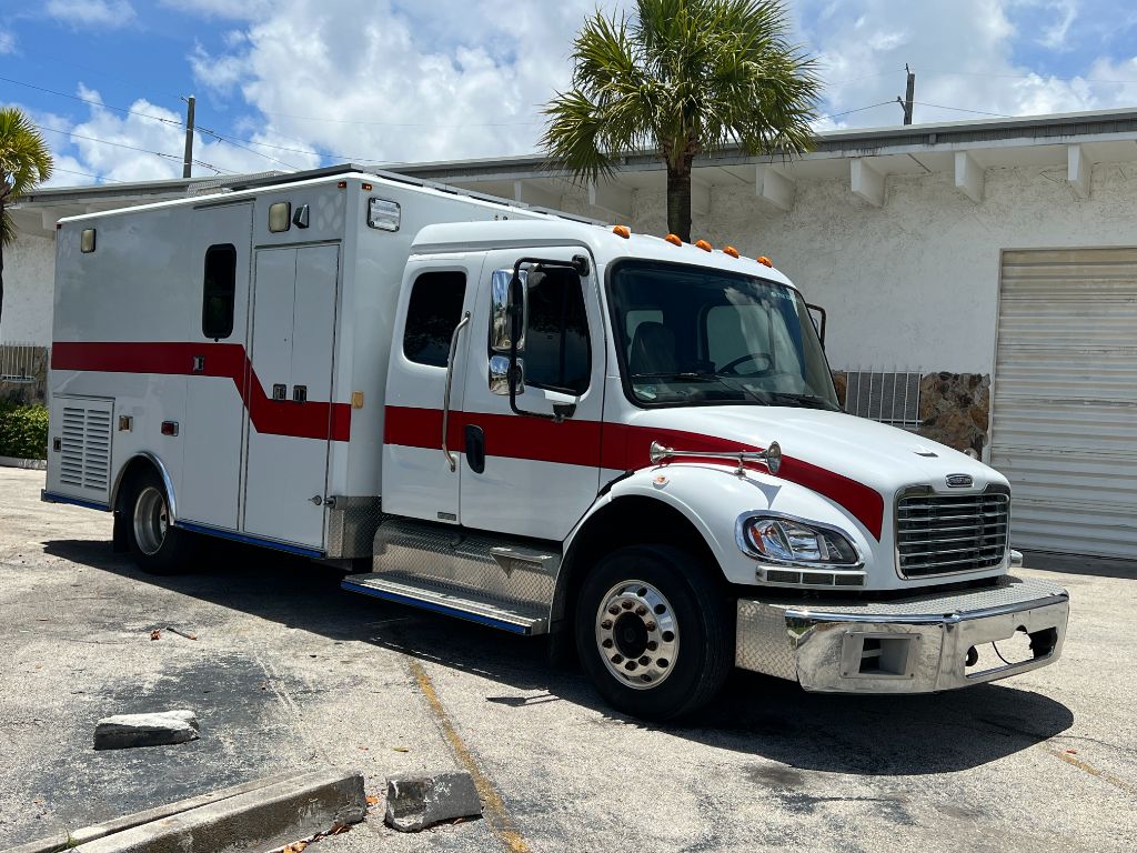2005 Freightliner M2 - $14,850