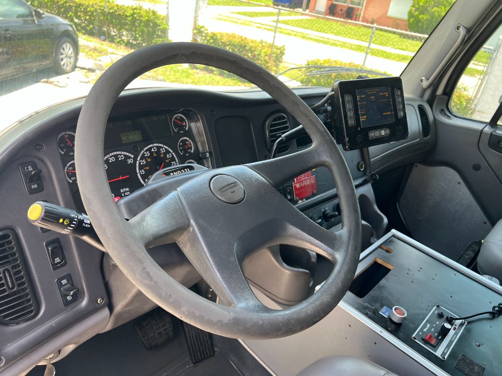 2005 Freightliner M2 - $14,850