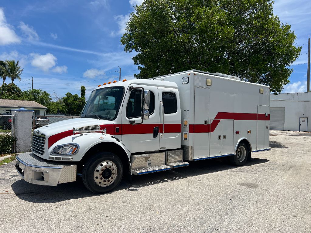 2005 Freightliner M2 - $14,850
