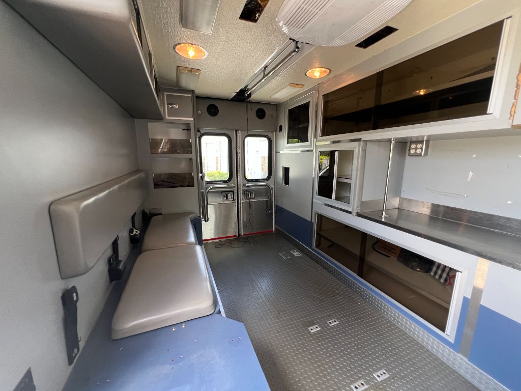 2005 Freightliner M2 - $14,850