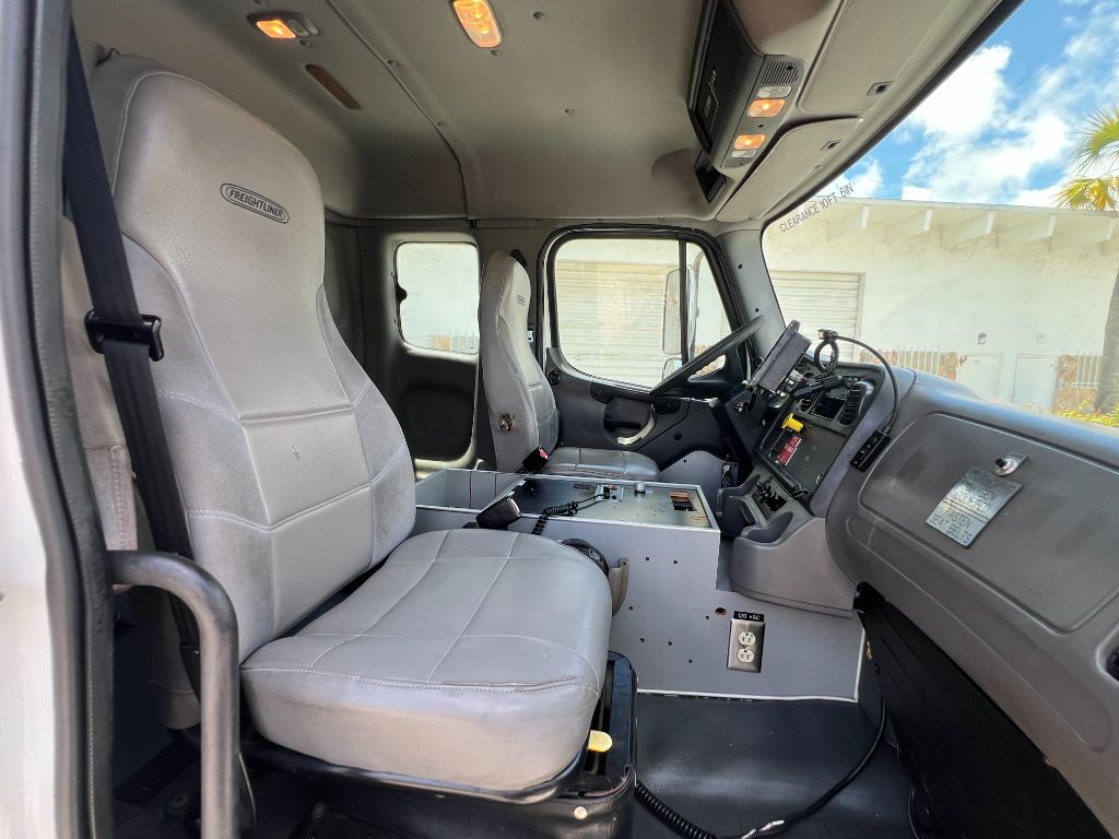 2005 Freightliner M2 - $14,850
