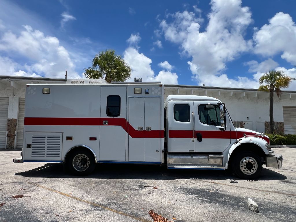 2005 Freightliner M2 - $14,850