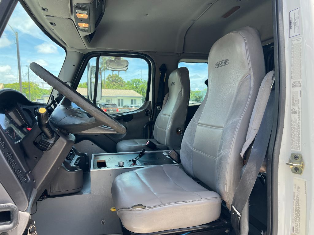 2005 Freightliner M2 - $14,850