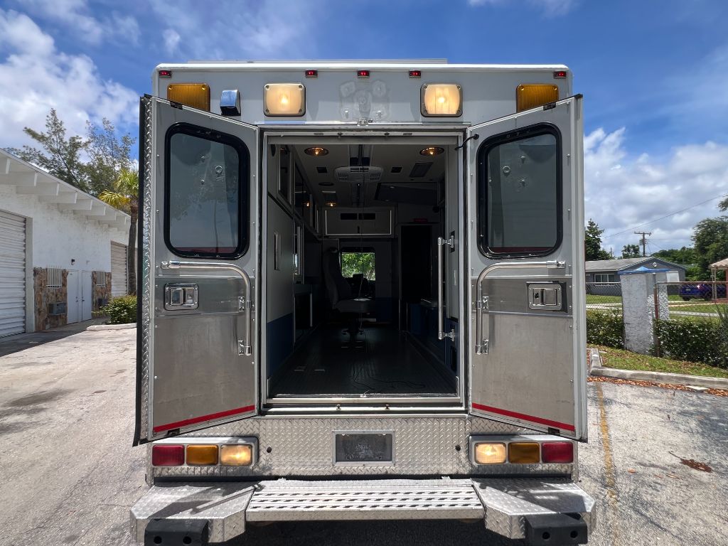 2005 Freightliner M2 - $14,850
