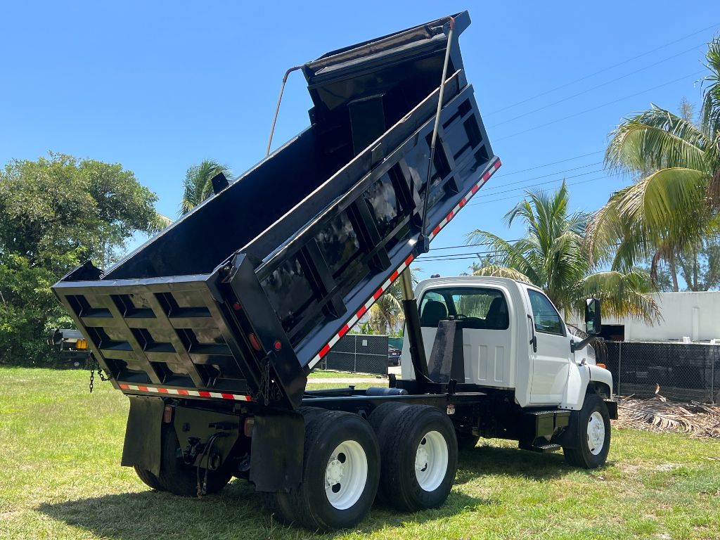 2008 GMC C850 - $44,950