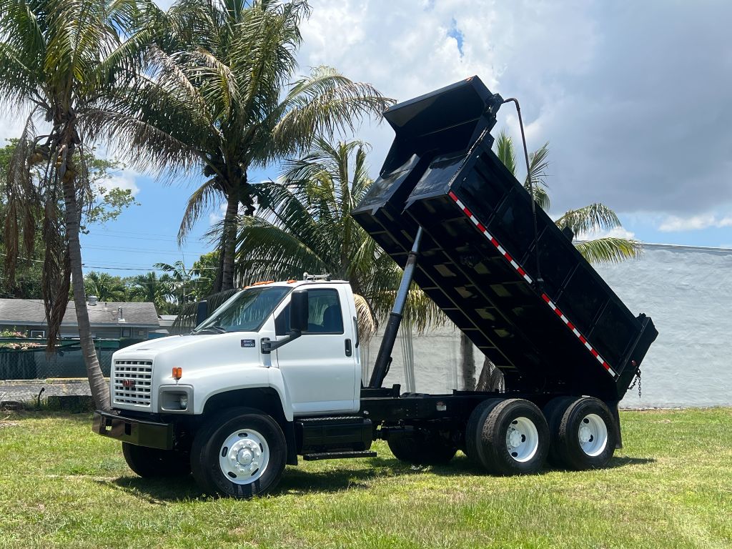 2008 GMC C850 - $44,950