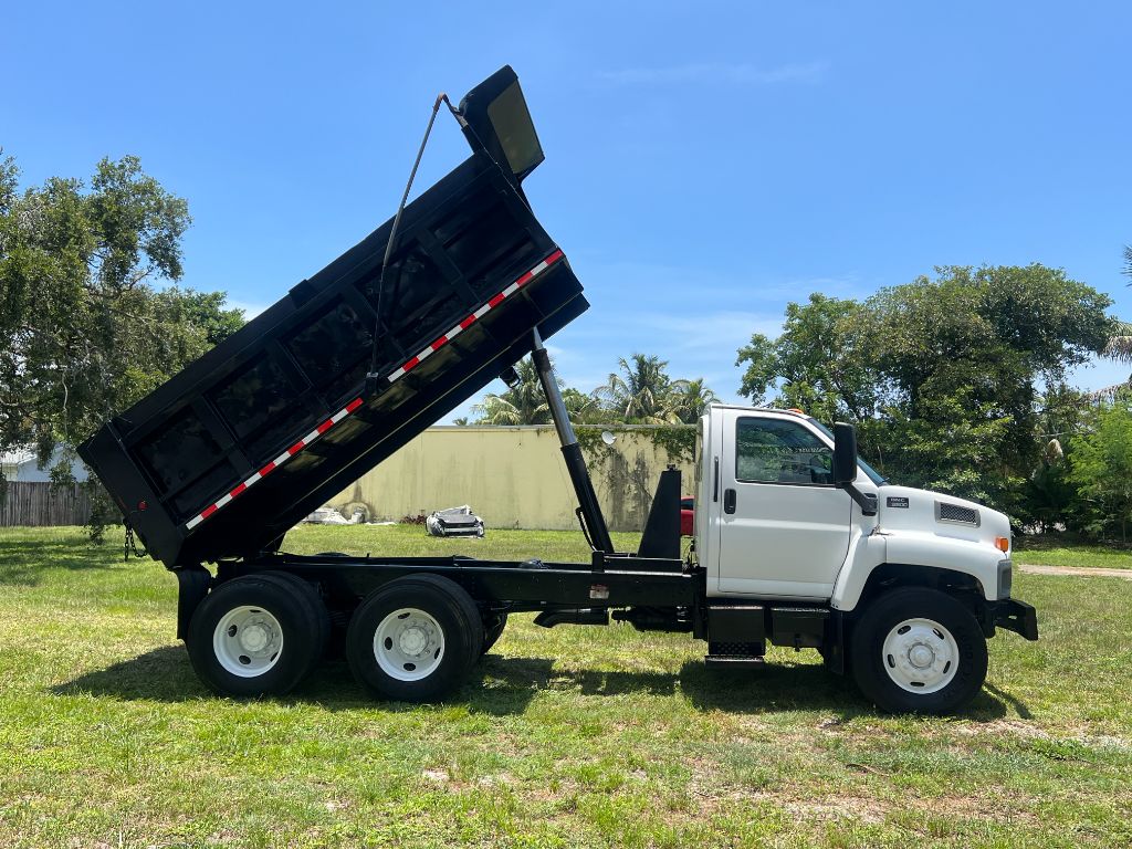 2008 GMC C850 - $44,950