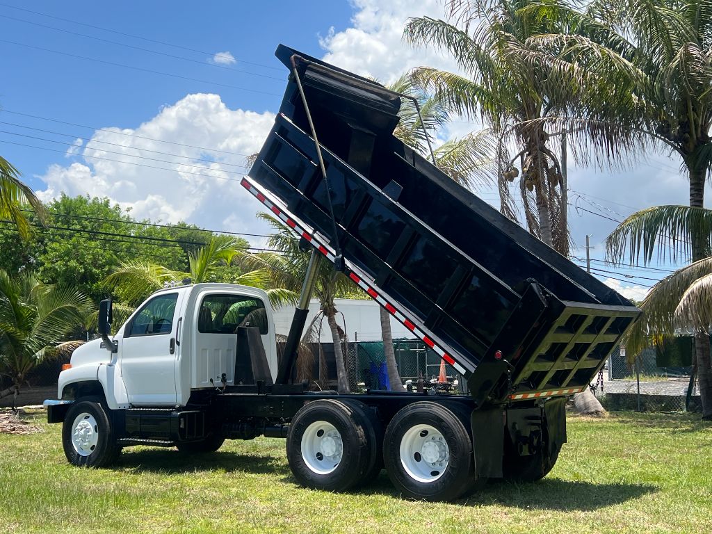 2008 GMC C850 - $44,950