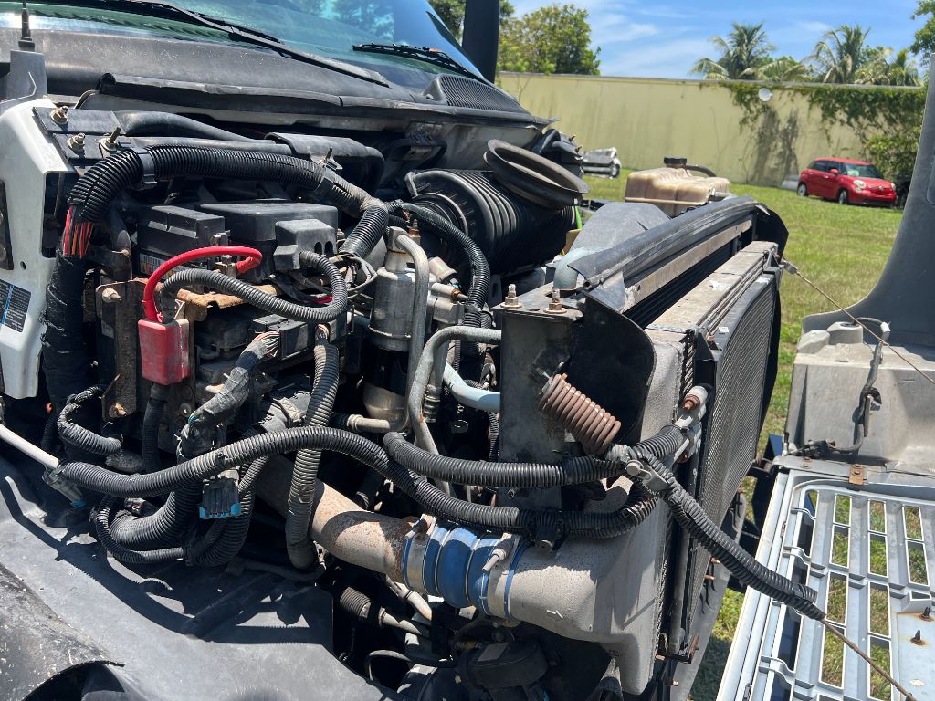 2008 GMC C850 - $44,950