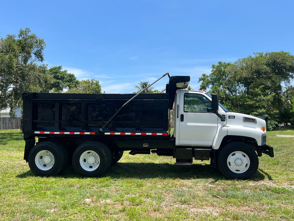 2008 GMC C850 - $44,950