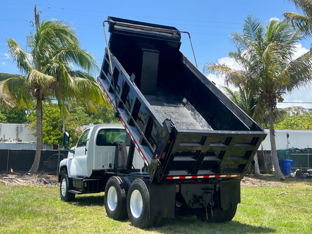 2008 GMC C850 - $44,950