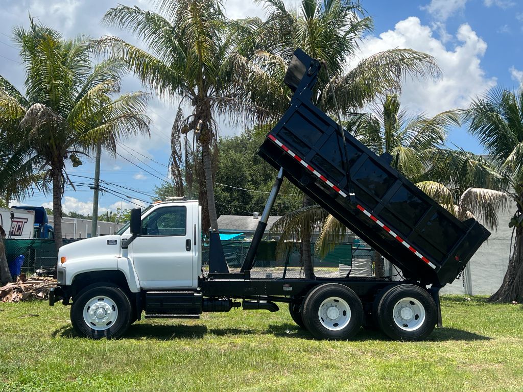 2008 GMC C850 - $44,950