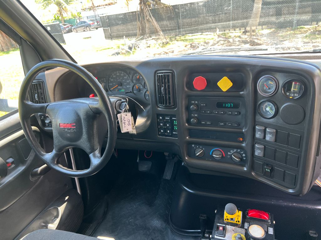 2008 GMC C850 - $44,950