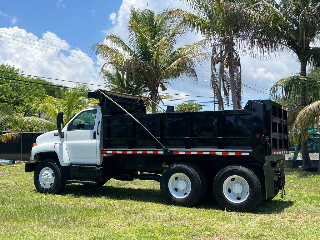 2008 GMC C850 - $44,950