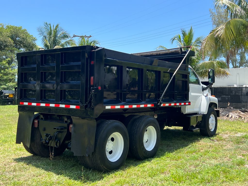 2008 GMC C850 - $44,950