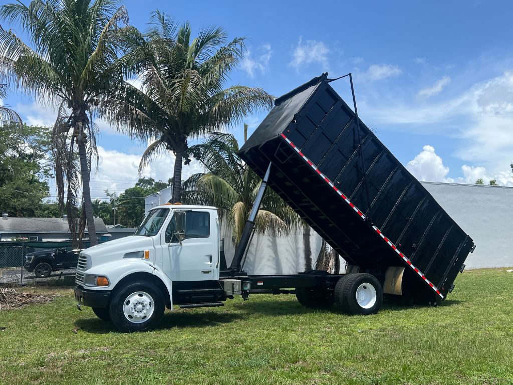 2002 STERLING M8500 - $23,950