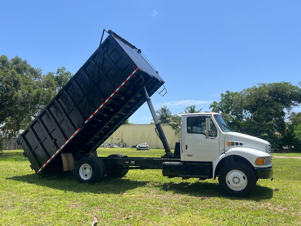 2002 STERLING M8500 - $23,950