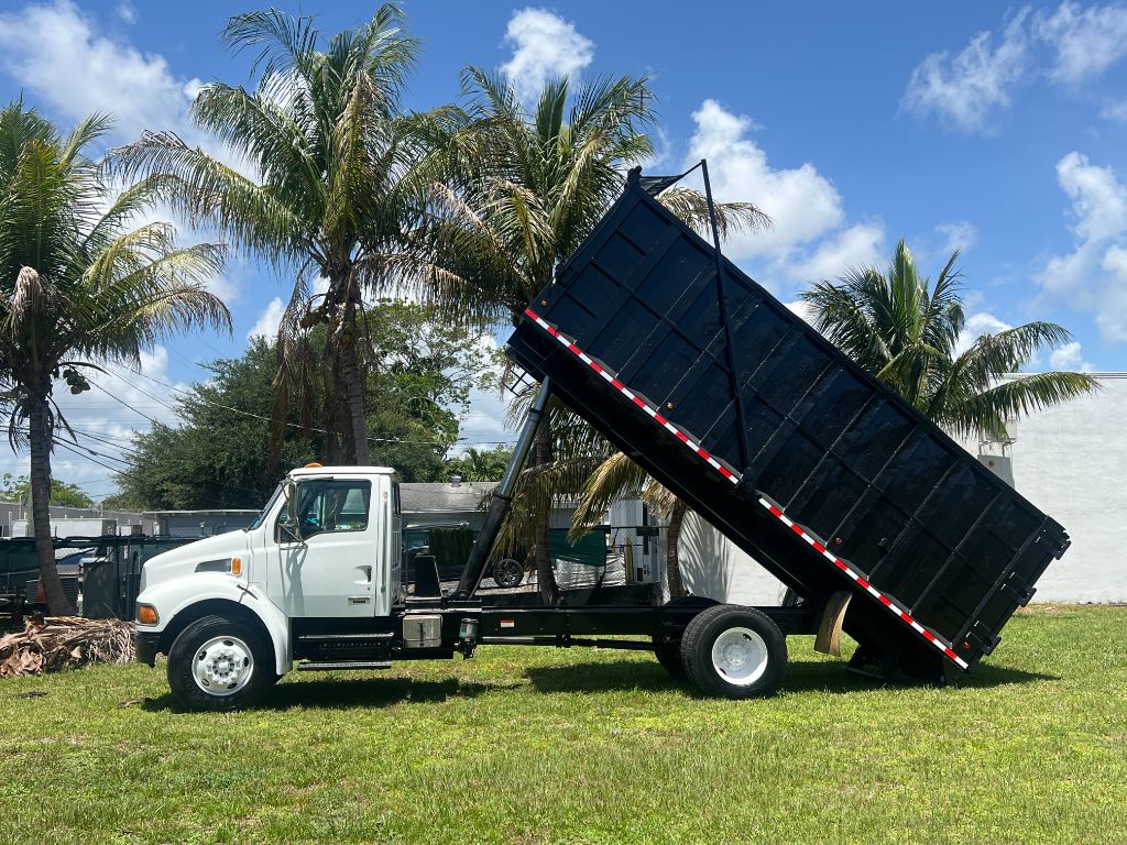 2002 STERLING M8500 - $23,950