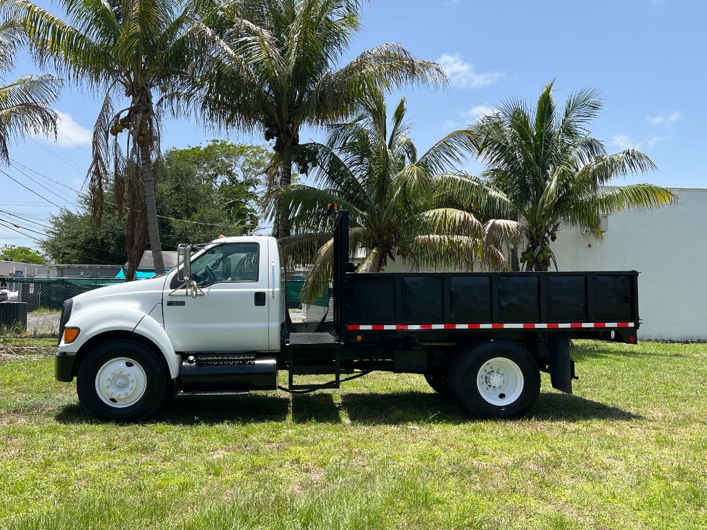 2009 Ford F-650 - $29,950