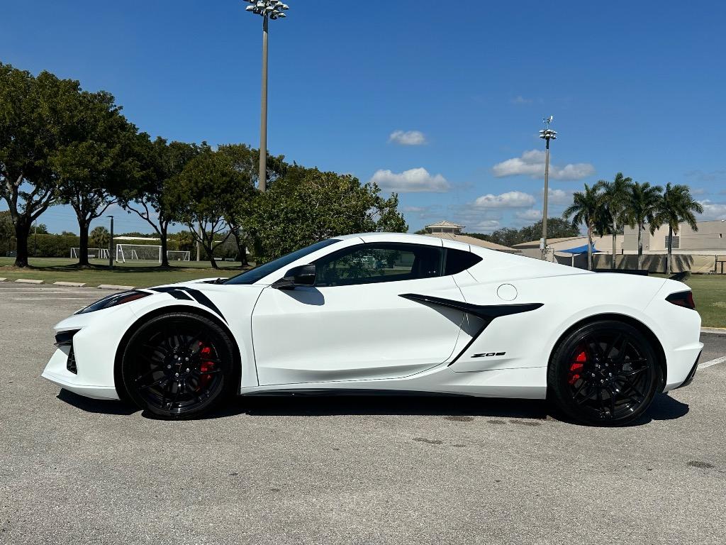 2023 Chevrolet Corvette - $99,889