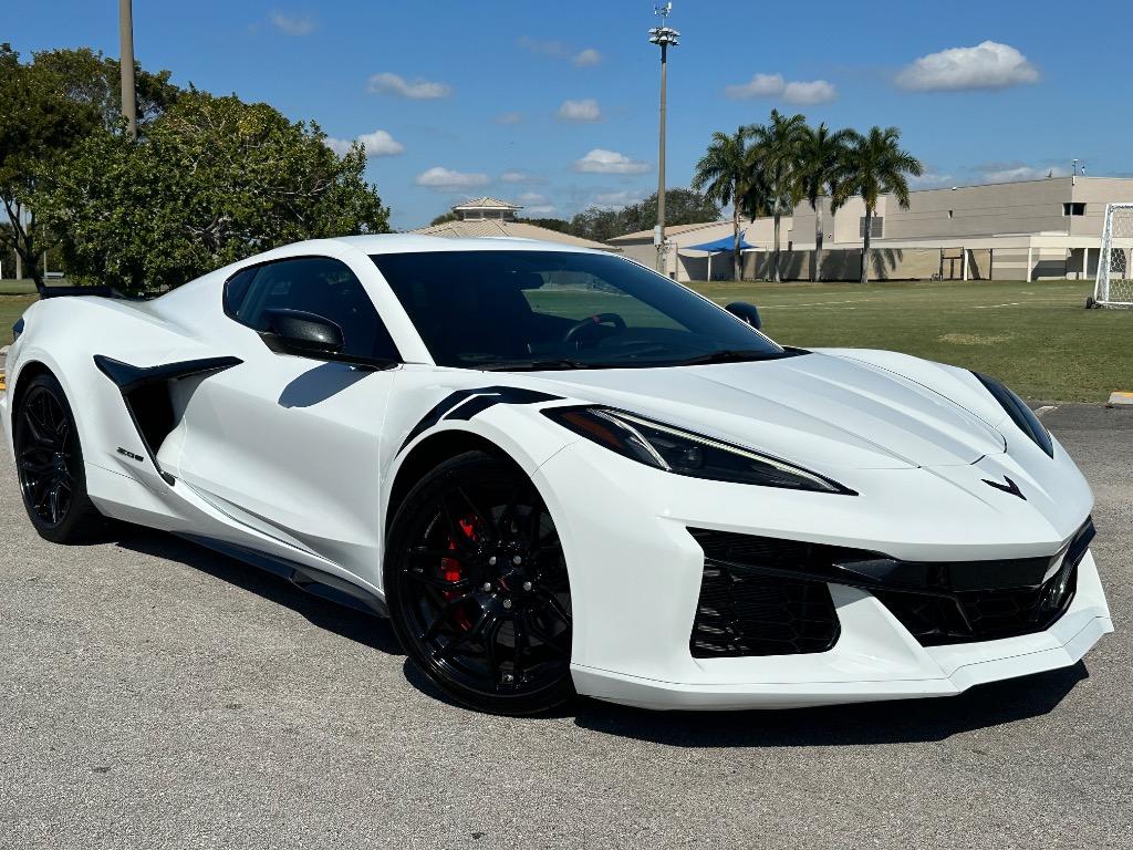 2023 Chevrolet Corvette - $99,889
