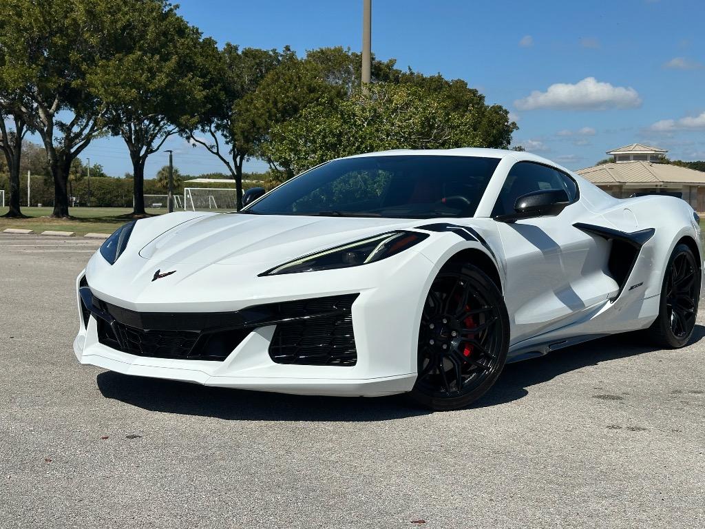 2023 Chevrolet Corvette - $99,889