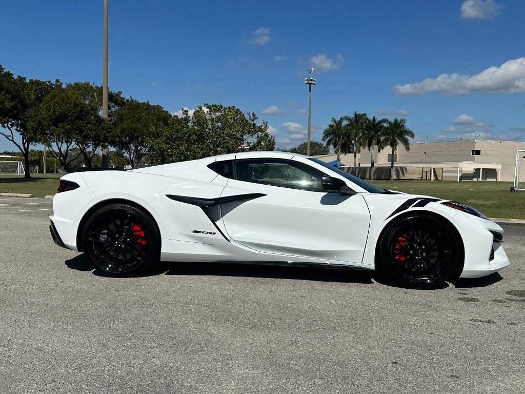 2023 Chevrolet Corvette - $99,889