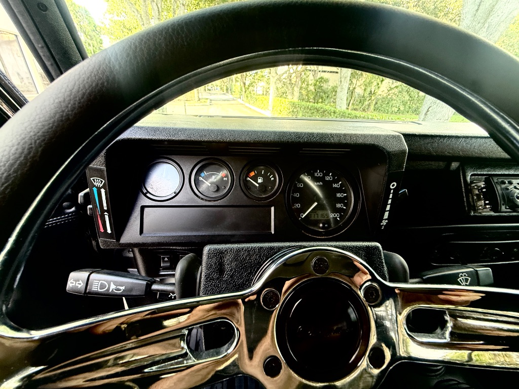 2000 LAND ROVER Defender - $109,000