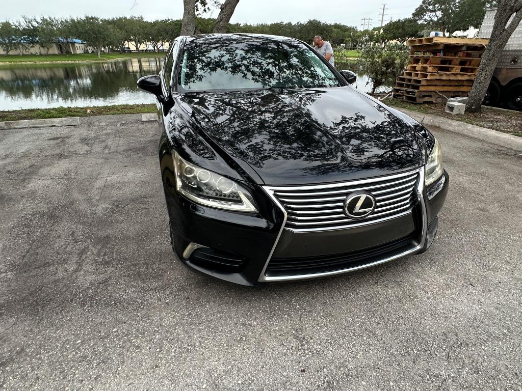 2014 Lexus LS - $13,900