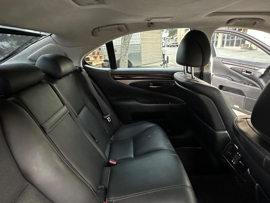 2014 Lexus LS - $13,900