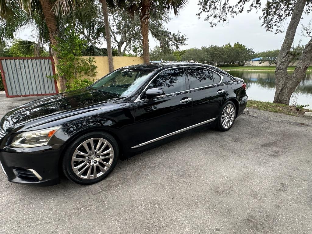 2014 Lexus LS - $13,900
