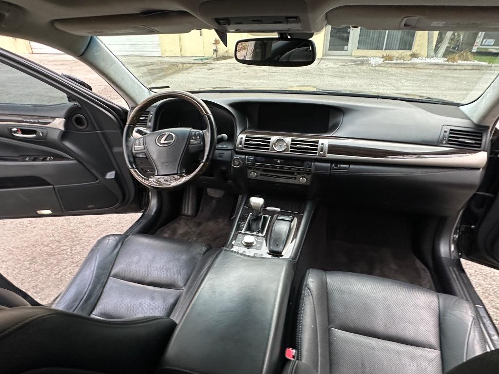 2014 Lexus LS - $13,900