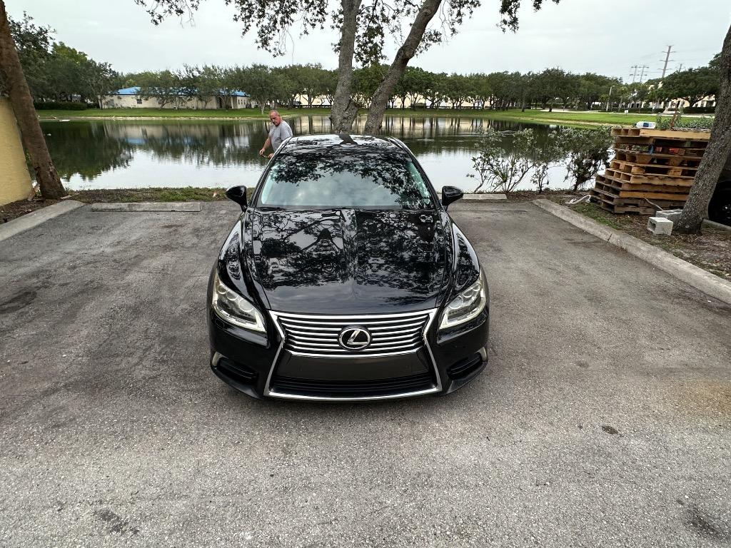 2014 Lexus LS - $13,900
