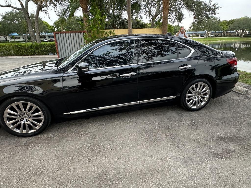 2014 Lexus LS - $13,900