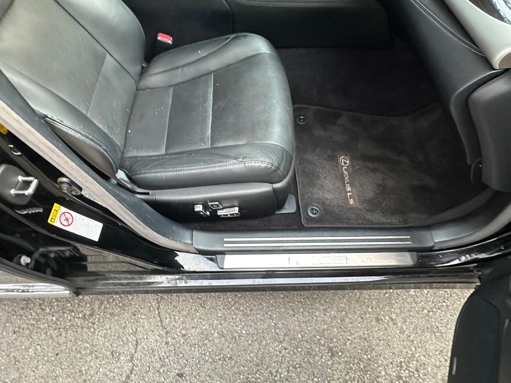 2014 Lexus LS - $13,900