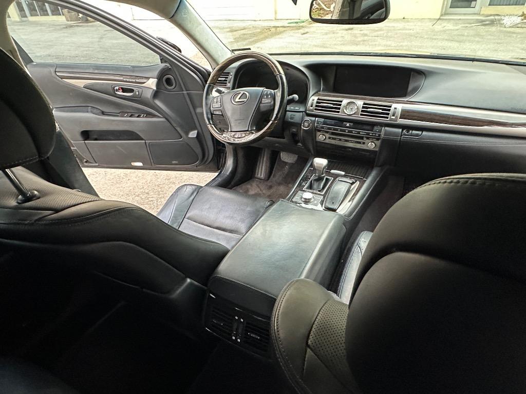 2014 Lexus LS - $13,900