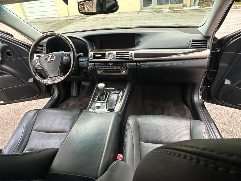 2014 Lexus LS - $13,900