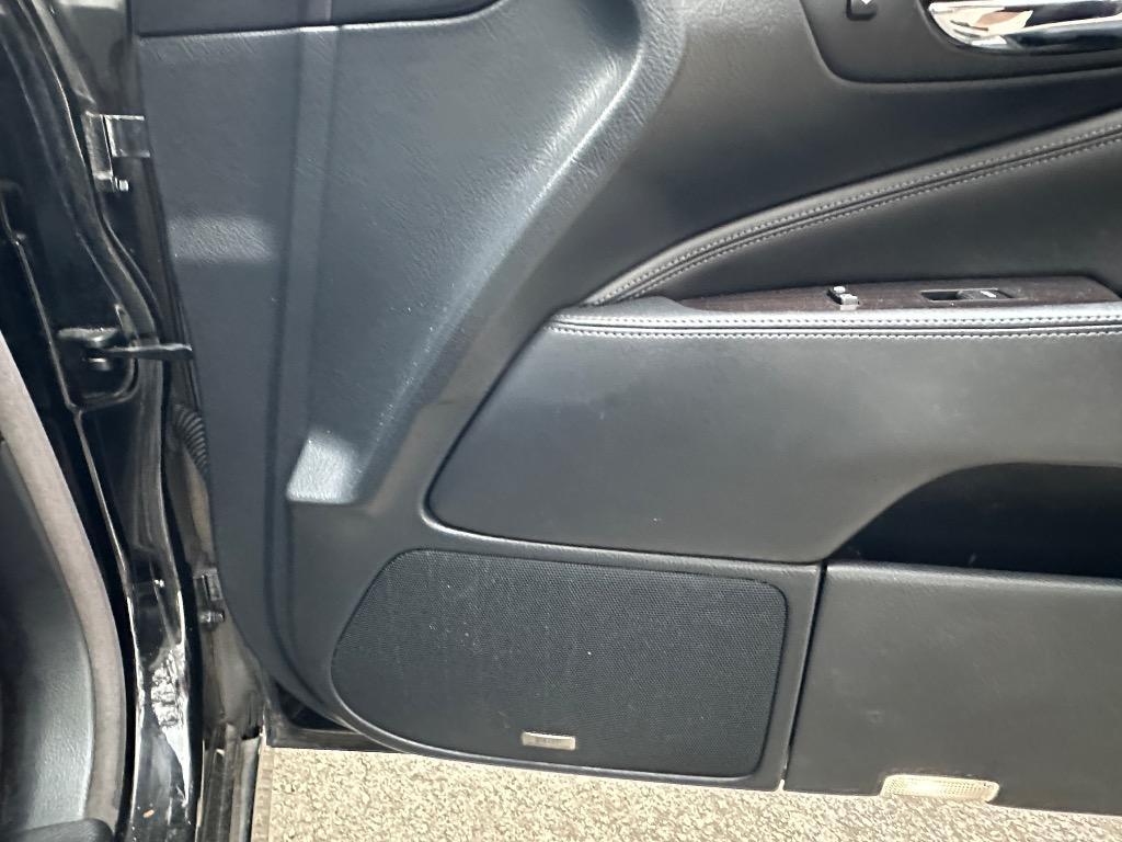 2014 Lexus LS - $13,900