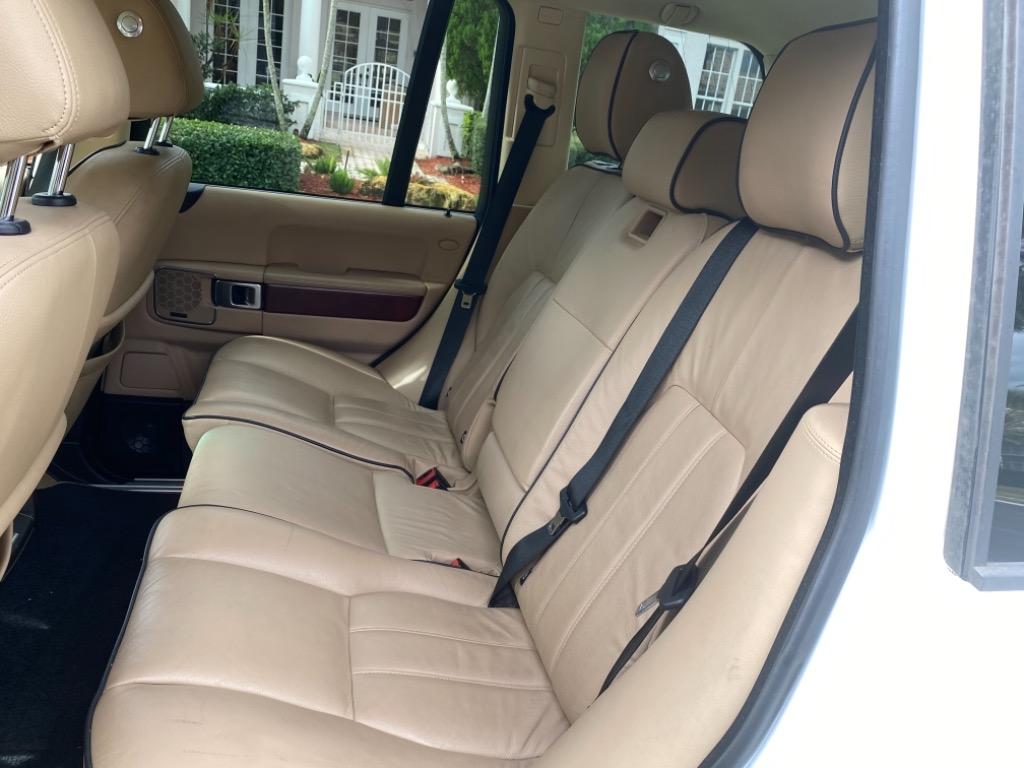 2011 LAND ROVER Range Rover - $21,900