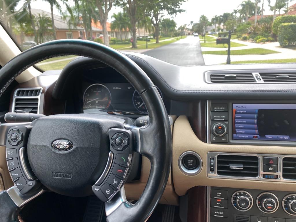 2011 LAND ROVER Range Rover - $21,900